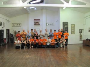 foto di gruppo nella sede dell'Associazione Shaolin kung fu Firenze